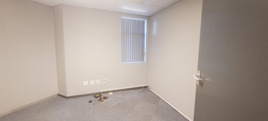 To Let commercial Property for Rent in Rosenpark Western Cape